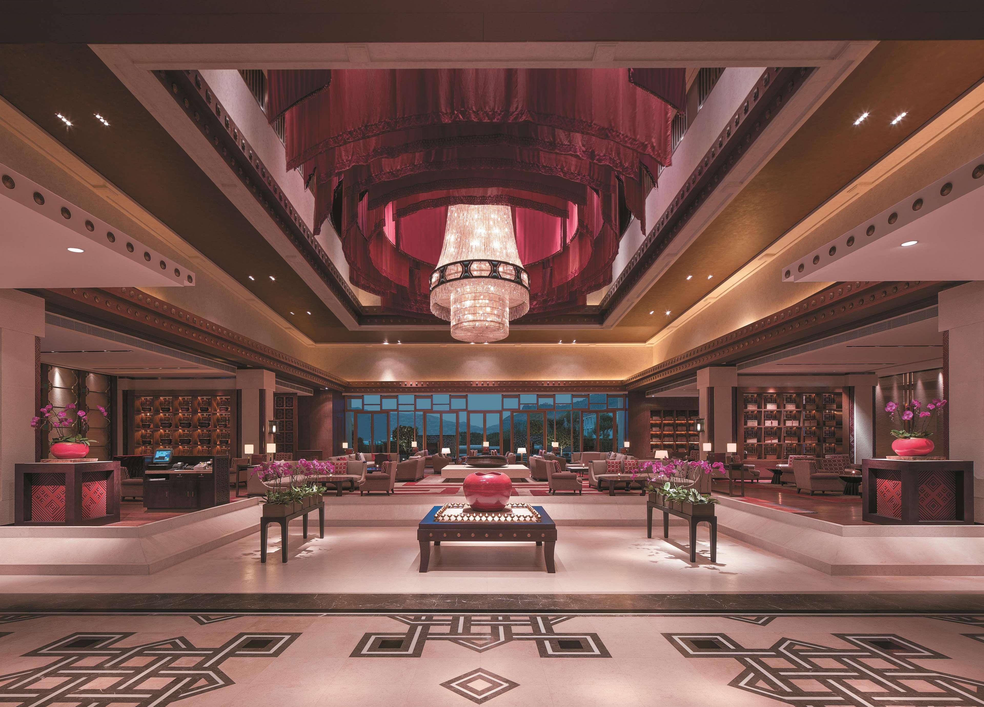 Shangri-La Lhasa Exteriör bild