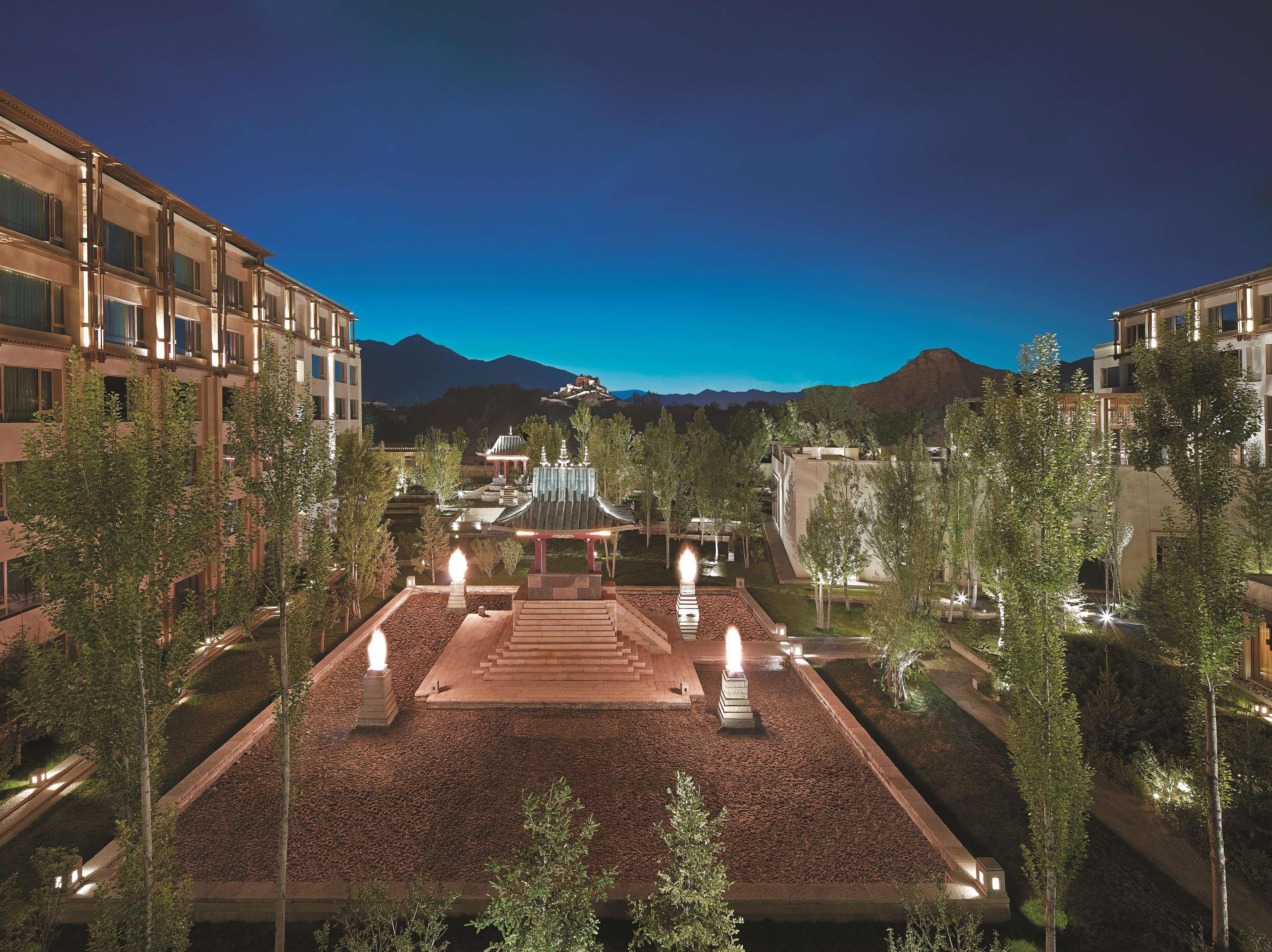 Shangri-La Lhasa Exteriör bild